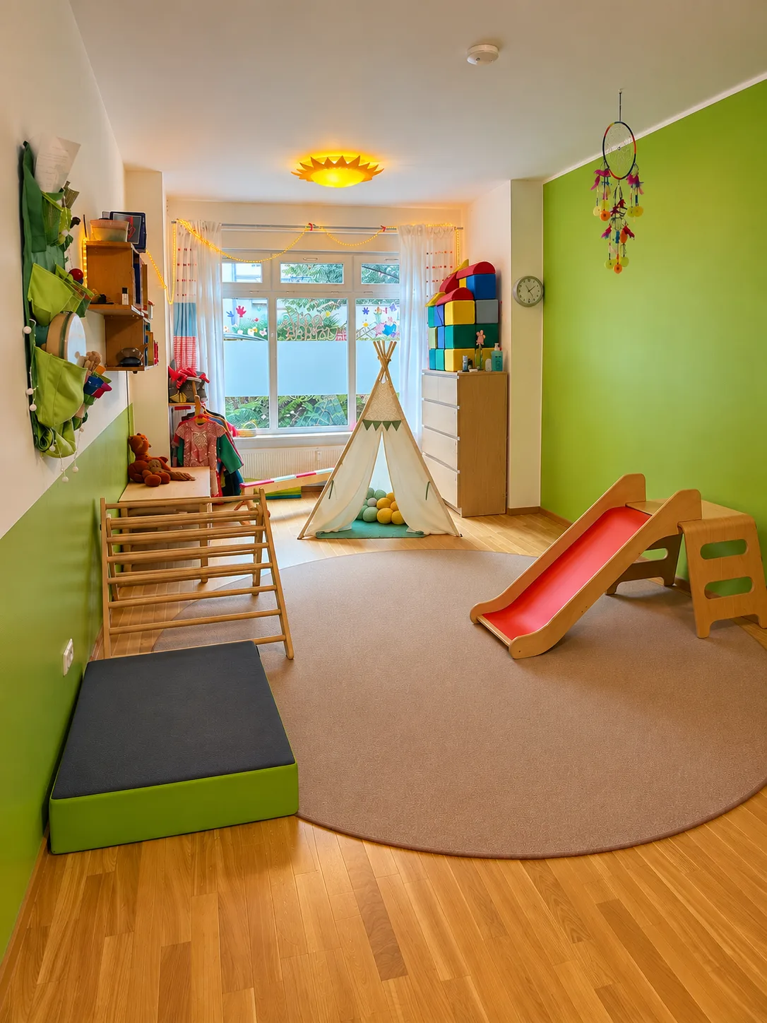 Raum für Bewegung & Tanz , Fantasie,Yoga Morgenkreise und kleine Abenteuer